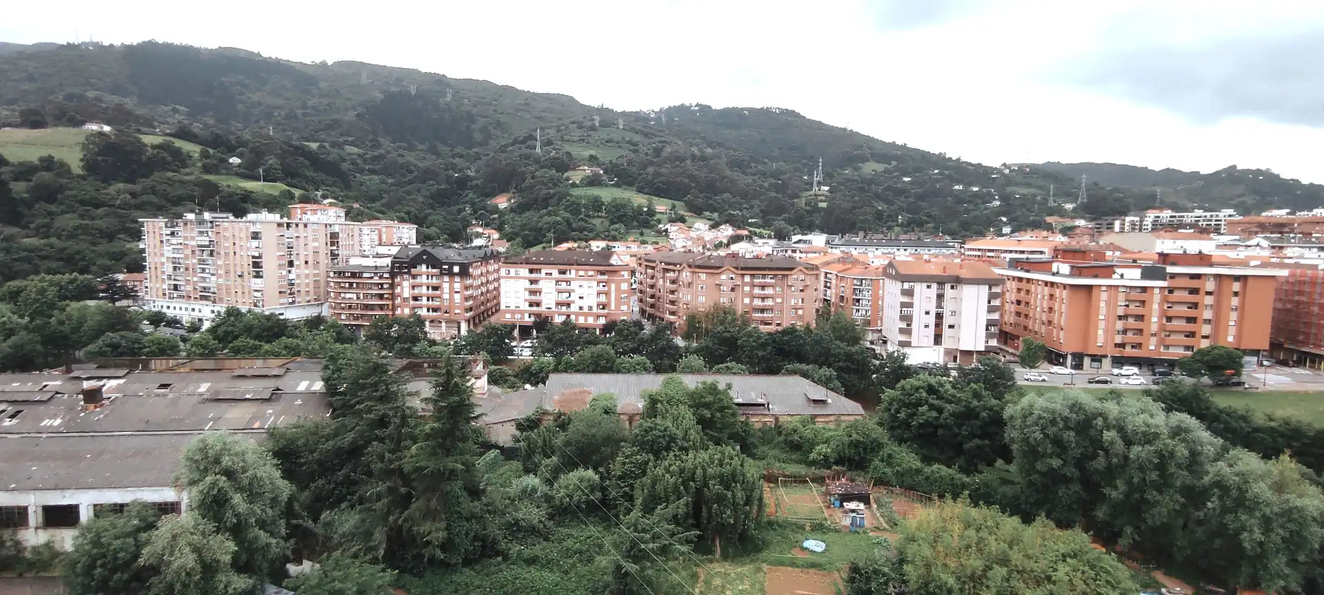 Vista exterior de Piso en venta en Valle de Trápaga-Trapagaran con Calefacción, Amueblado y Balcón