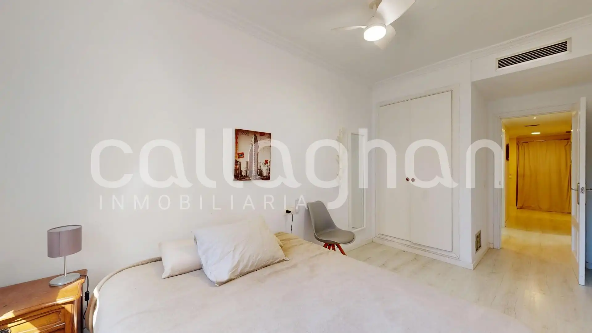 Bedroom of Ground floor for sale in Valencia  with Air Conditioner, Private garden and Storage room