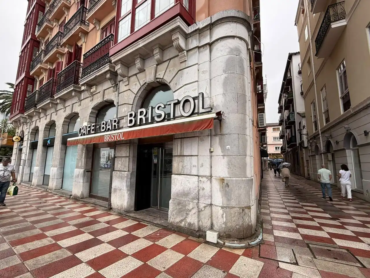 Local de lloguer en Castro-Urdiales amb Aire condicionat