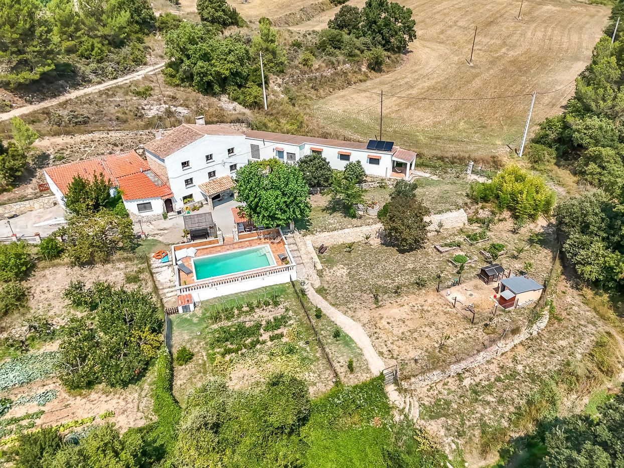 Exterior view of Country house for sale in Querol  with Heating and Swimming Pool