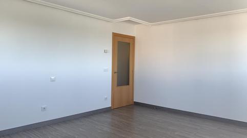 Foto 4 de Piso de alquiler en Primero de Mayo, Prado Santo Domingo - Ensanche, Madrid