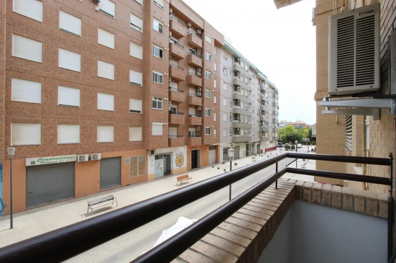 Vista exterior de Pis de lloguer en Alaquàs amb Calefacció