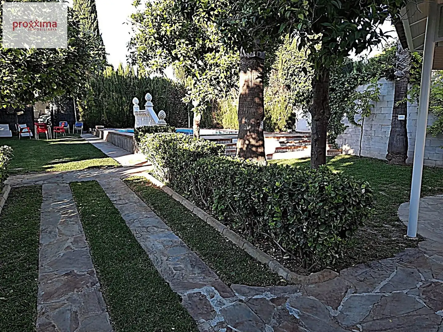 Jardí de Casa o xalet en venda en Dos Hermanas amb Aire condicionat, Jardí privat i Terrassa