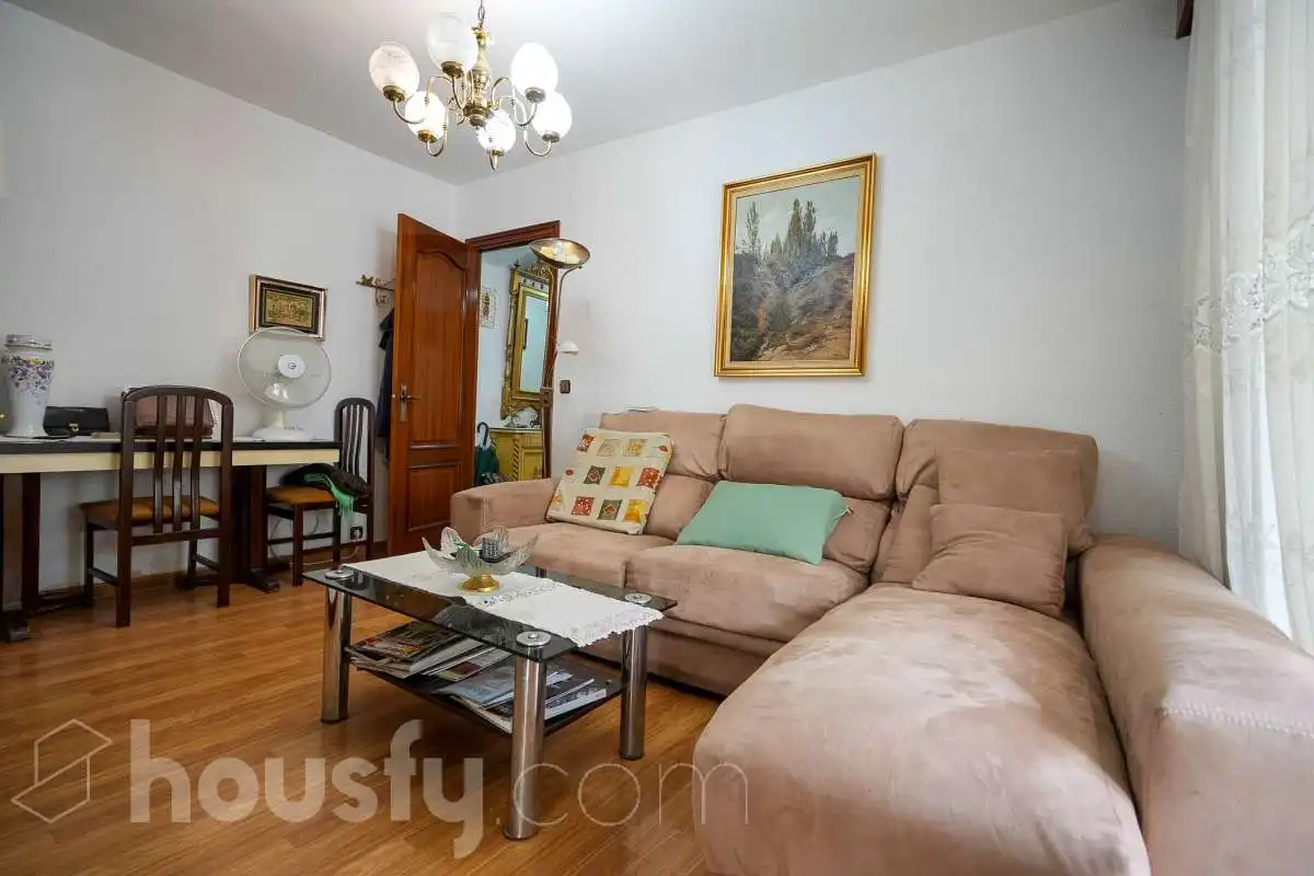 Sala d'estar de Pis en venda en Madrid amb Terrassa, Traster i Moblat