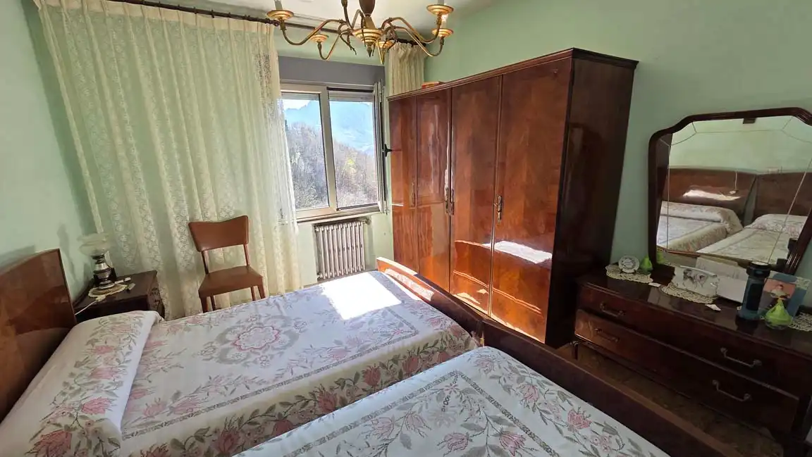 Schlafzimmer von Haus oder Chalet zum Verkauf in Laviana mit Heizung, Privatgarten und Parkett