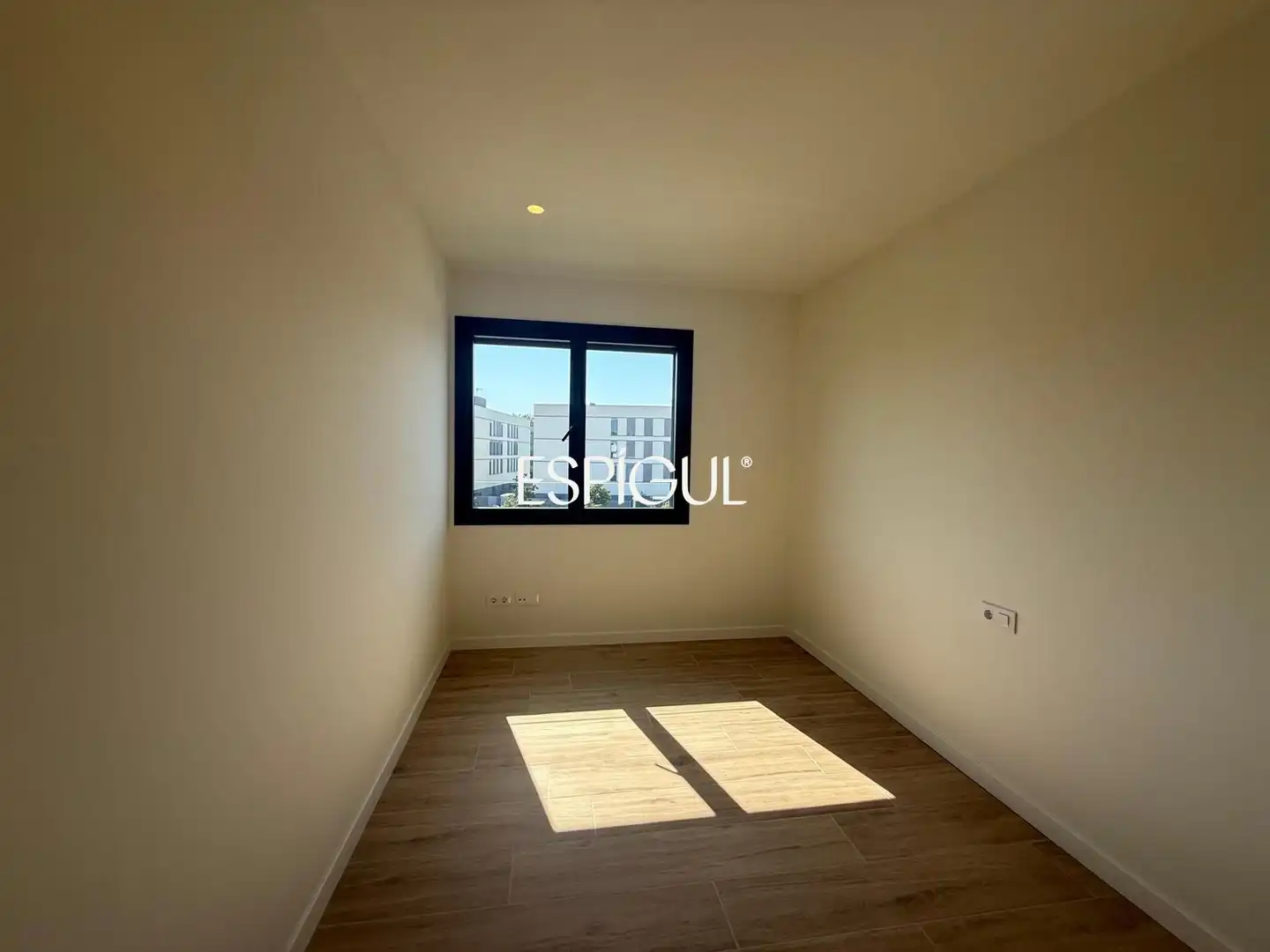 Schlafzimmer von Wohnung zur Miete in Girona mit Heizung, Terrasse und Abstellraum