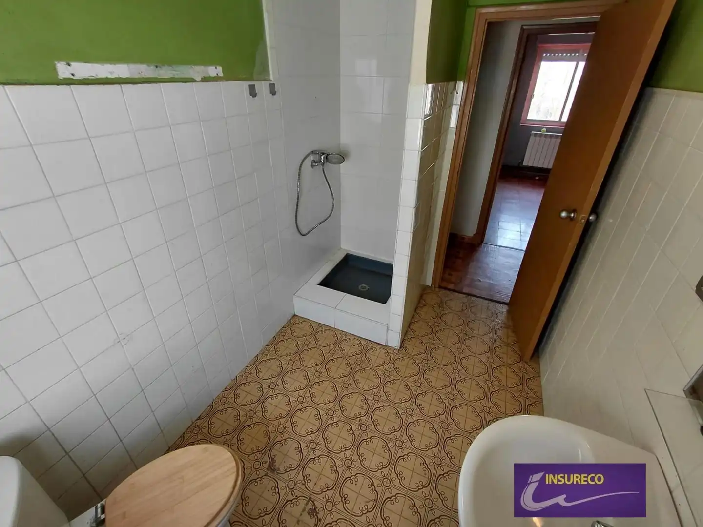 Bathroom of Flat for sale in Onzonilla  with Heating