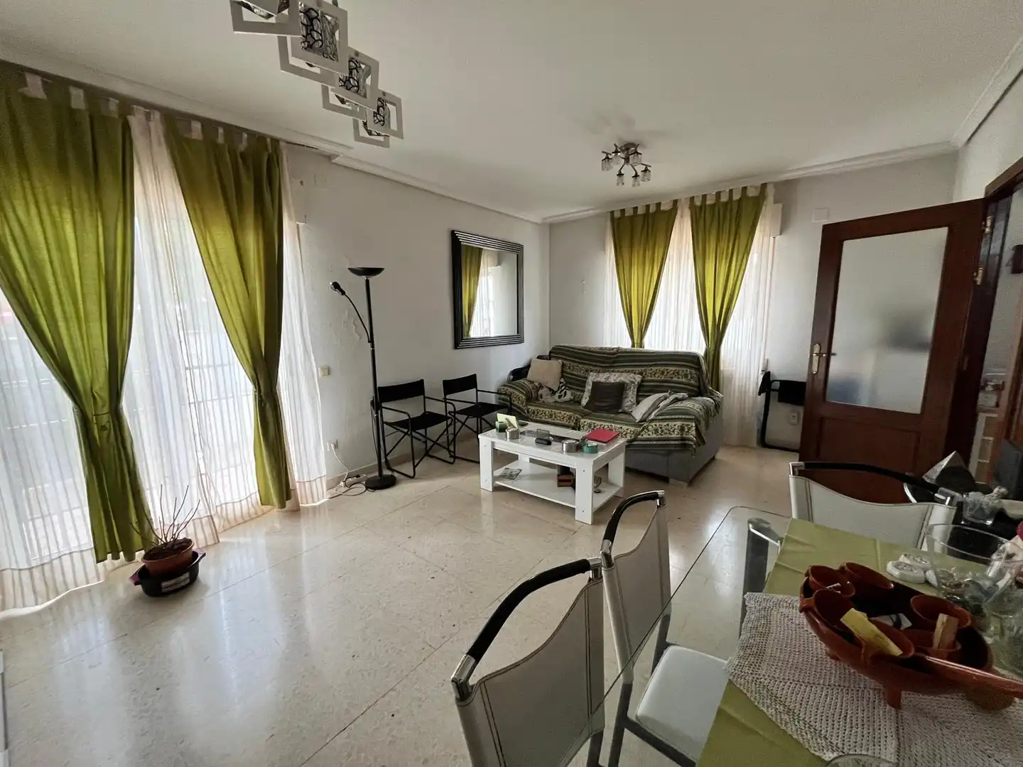 Sala de estar de Casa adosada en venta en Ciudad Real con Aire acondicionado, Calefacción y Terraza