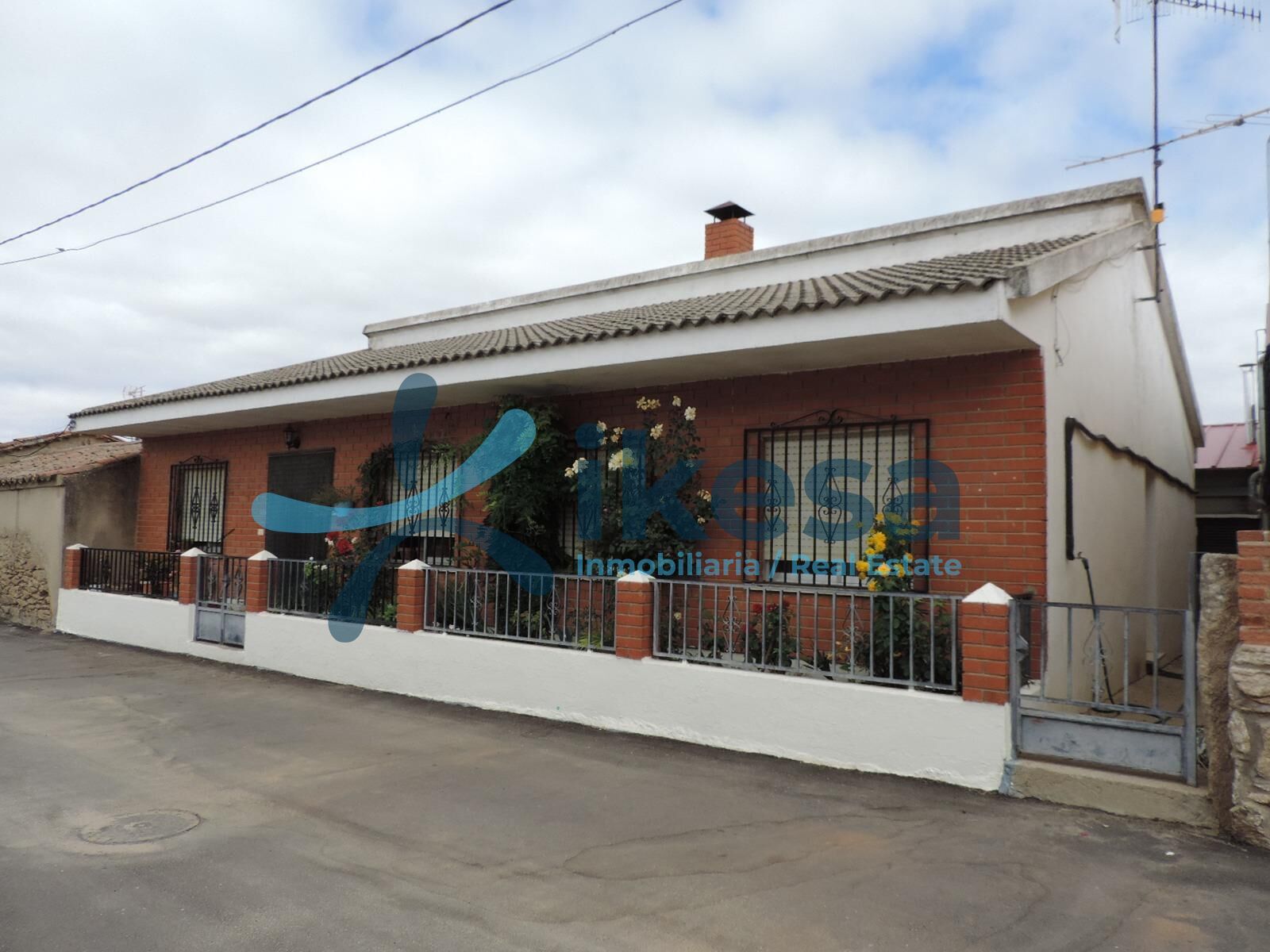 Vista exterior de Casa adosada en venta en Santiz