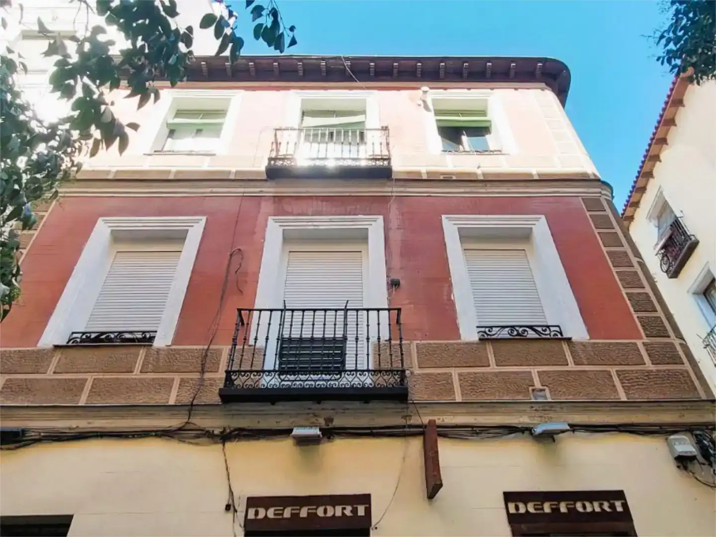 Vista exterior de Casa o xalet en venda en Madrid amb Aire condicionat, Traster i Moblat