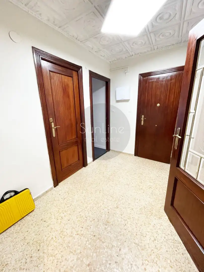 Wohnung zum Verkauf in Valencia mit Klimaanlage, Möbliert und Balkon