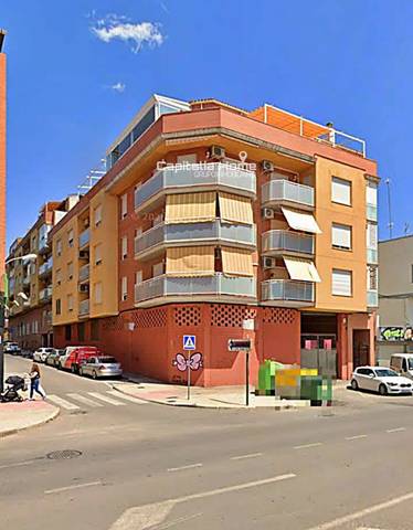 Local comercial en Venta en Calle Cardenal Cisceros. Villena. Alicante en La Paz