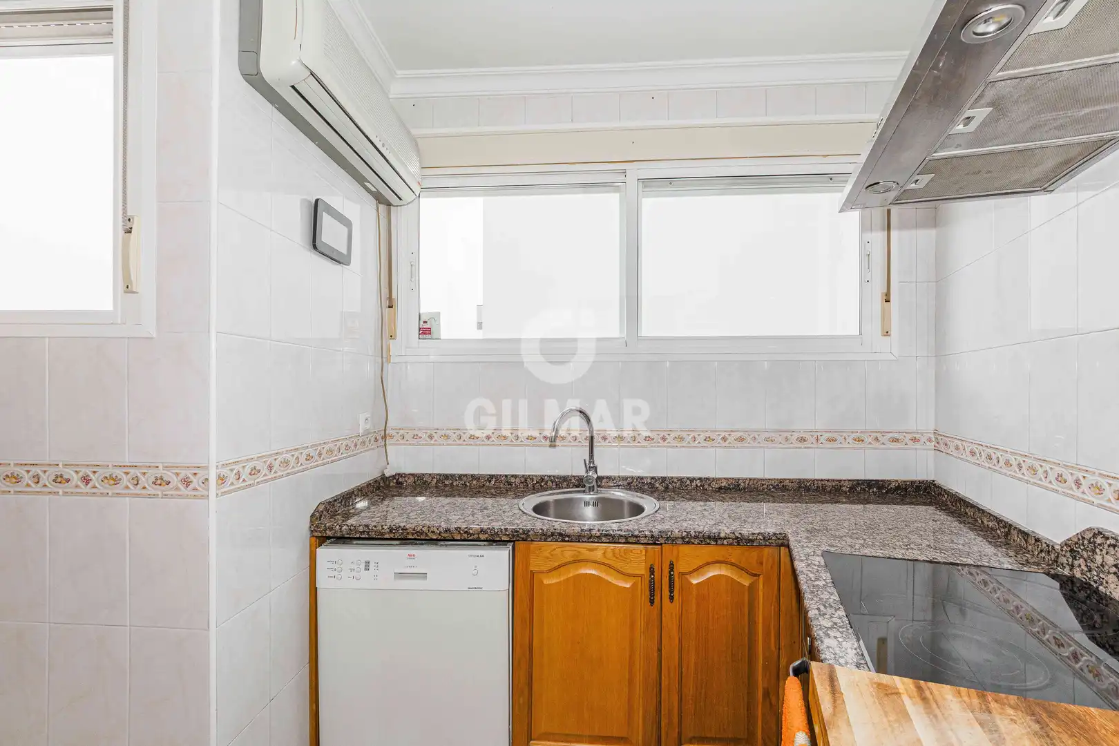 Kitchen of Flat for sale in Sevilla  with Heating