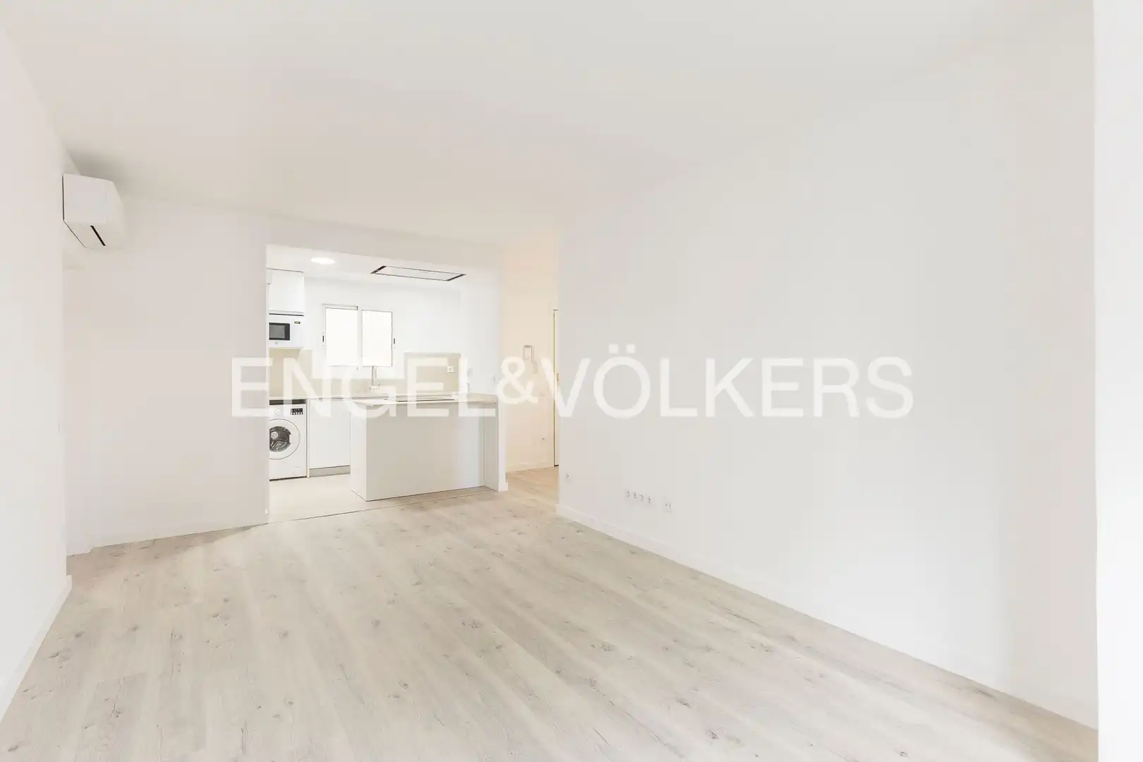 Sala de estar de Piso en venta en Barcelona con Aire acondicionado, Calefacción y Balcón