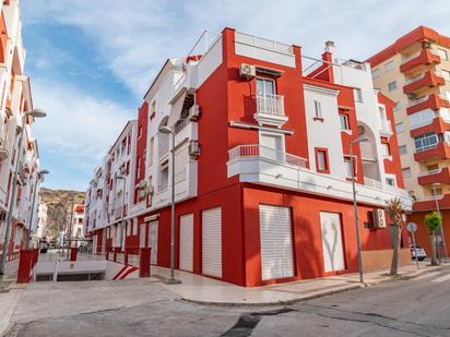 Vista exterior de Pis en venda en Motril amb Parquet, Terrassa i Balcó