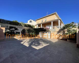 Vista exterior de Casa o xalet de lloguer en Torrent amb Calefacció, Jardí privat i Parquet