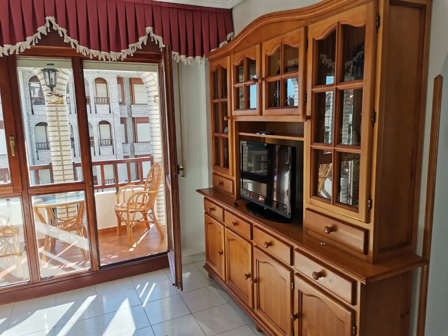 Wohnzimmer von Wohnung zur Miete in Noja mit Heizung, Privatgarten und Terrasse
