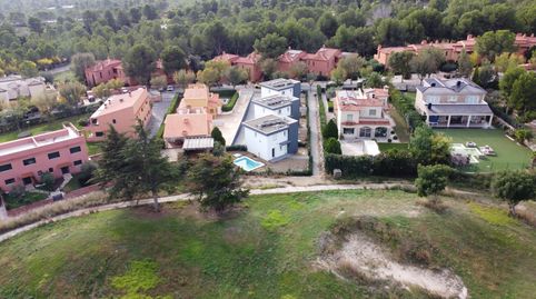 3 Chalets independientes de nueva construcción en el centro de Bonmont