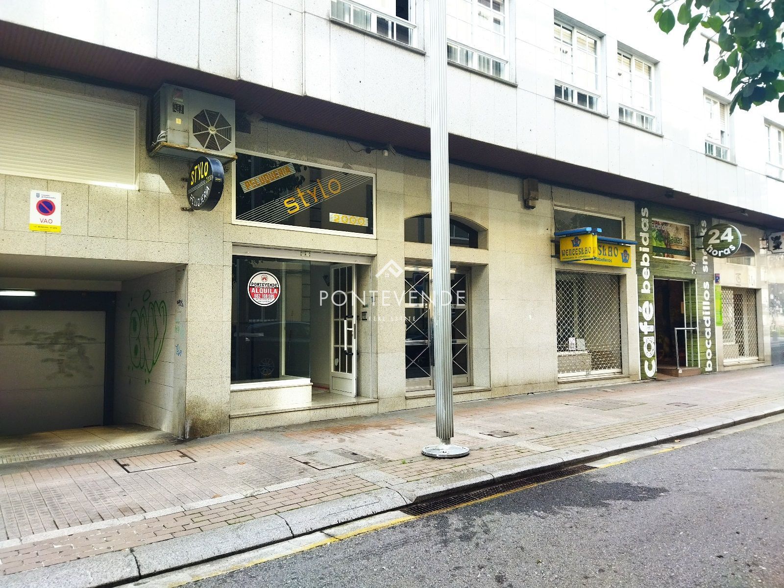 Vista exterior de Local de alquiler en Pontevedra Capital  con Aire acondicionado