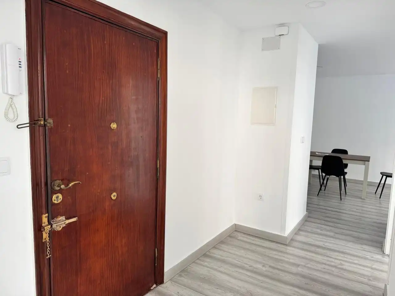 Wohnung zur Miete in A Coruña Capital  mit Heizung, Abstellraum und Möbliert