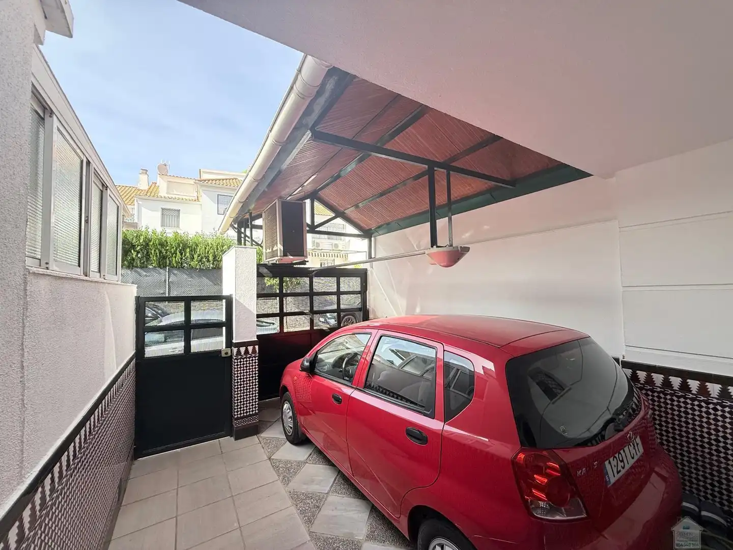 Parking de Casa o chalet en venta en Tomares con Aire acondicionado, Terraza y Piscina comunitaria