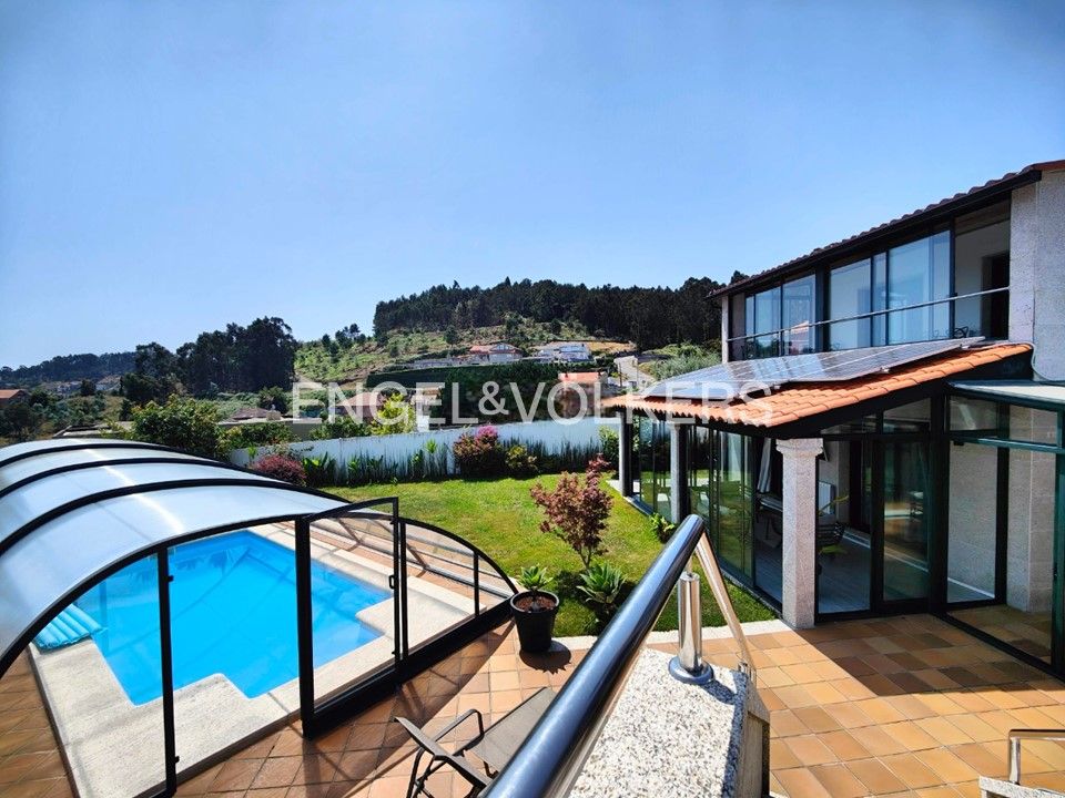 Exterior view of House or chalet for sale in Cangas   with Air Conditioner, Heating and Private garden
