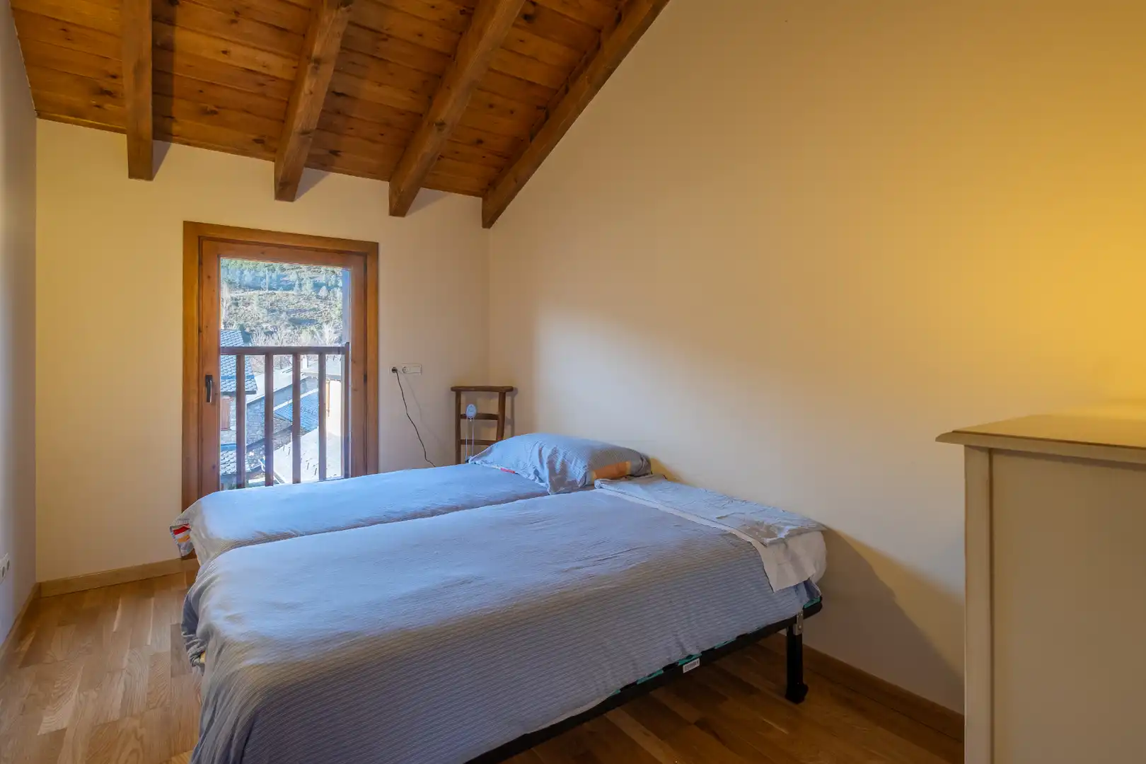 Dormitori de Casa adosada de lloguer en Bellver de Cerdanya amb Calefacció, Parquet i Terrassa
