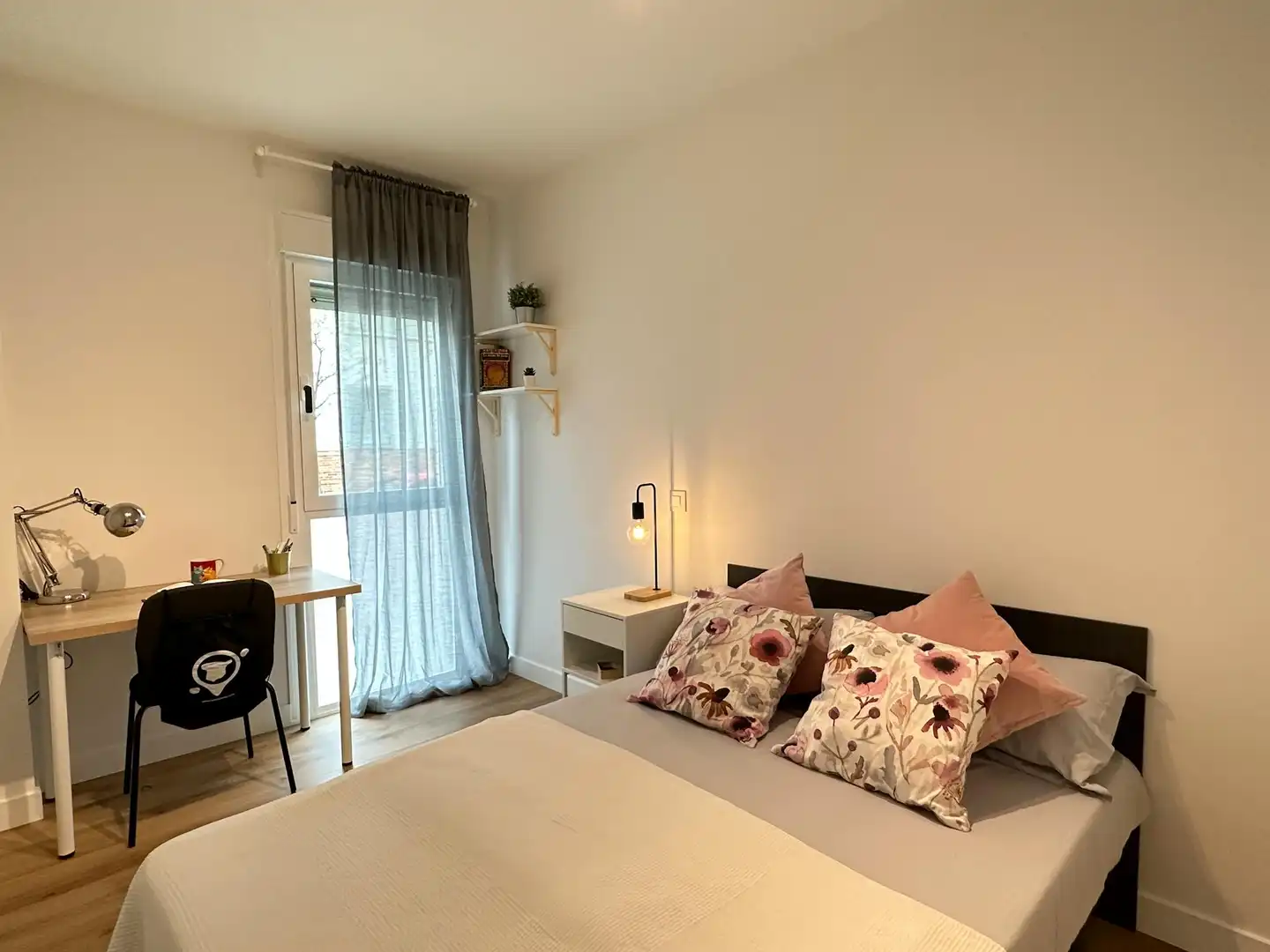 Schlafzimmer von Wohnung zur Miete in Madrid mit Heizung, Möbliert und Waschmaschine