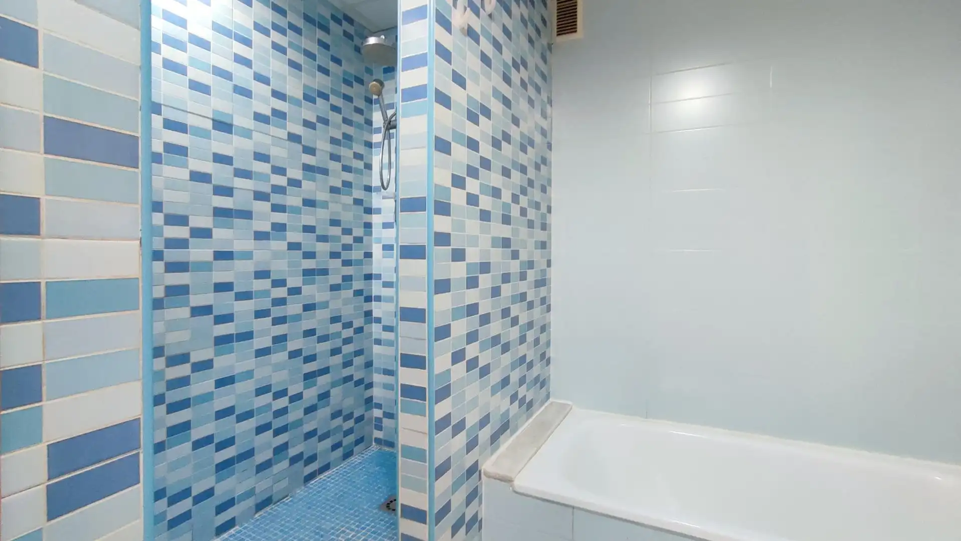 Baño de Piso en venta en Vilallonga / Villalonga con Alarma