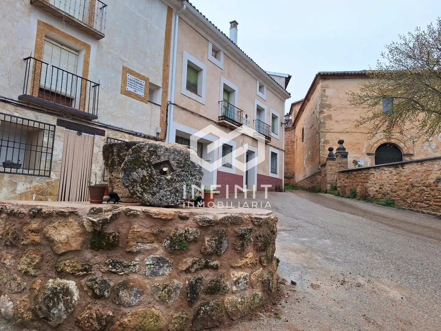 Vista exterior de Casa o chalet en venta en Cifuentes con Terraza
