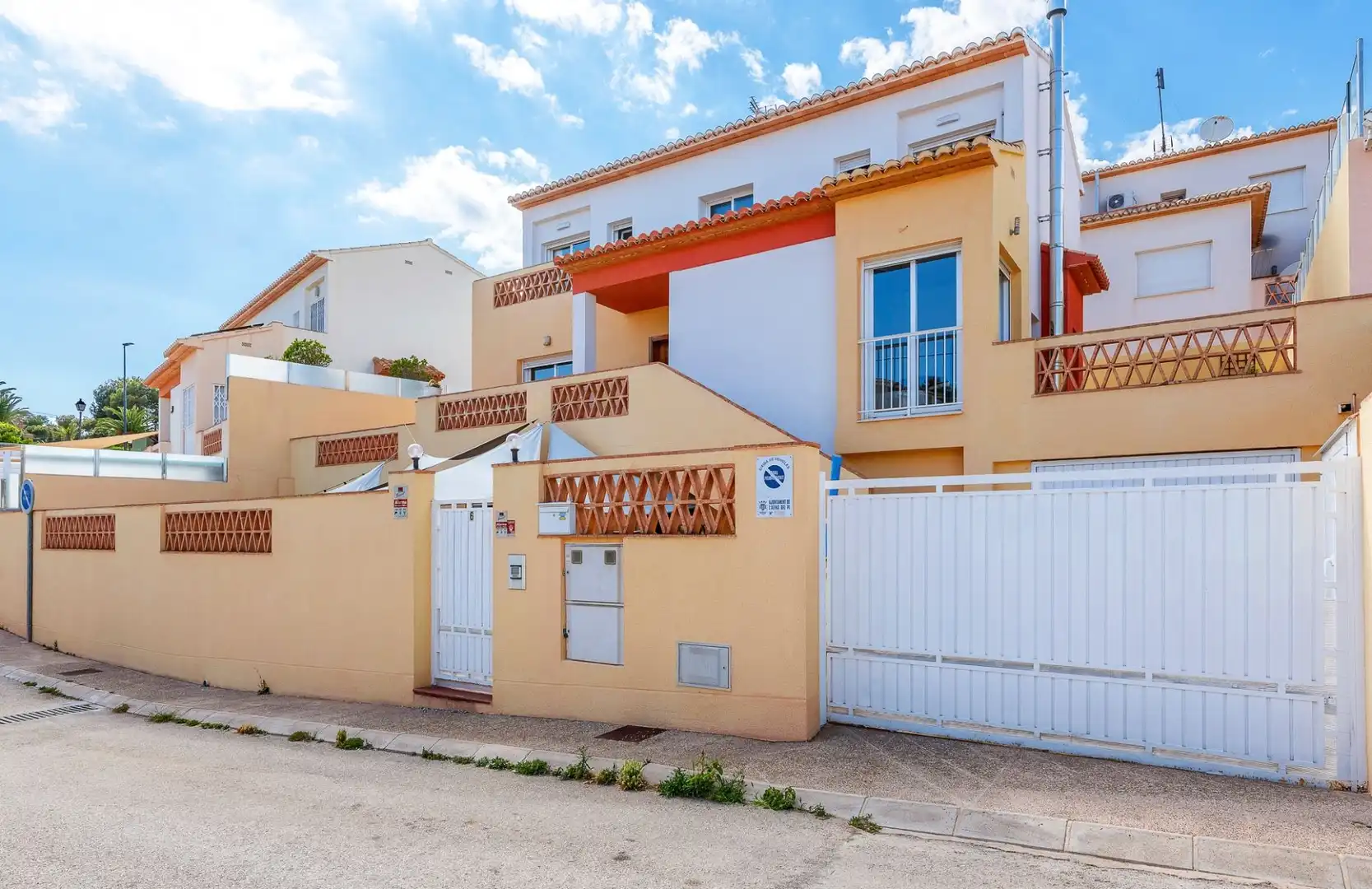 Villa avec piscine à vendre à Escandinavia - Cautivador