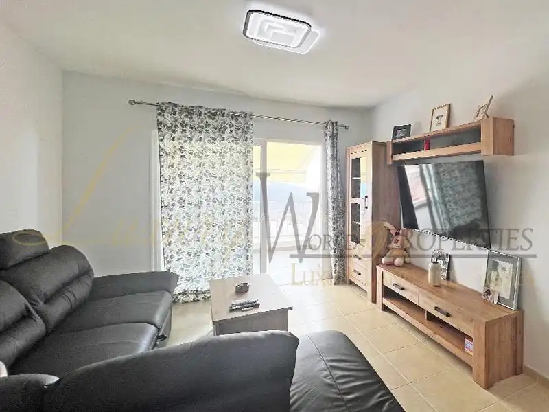 Wohnzimmer von Dachboden zum Verkauf in Arona mit Klimaanlage, Terrasse und Abstellraum