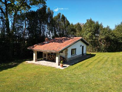 Jardí de Casa o xalet en venda en Gijón  amb Jardí privat