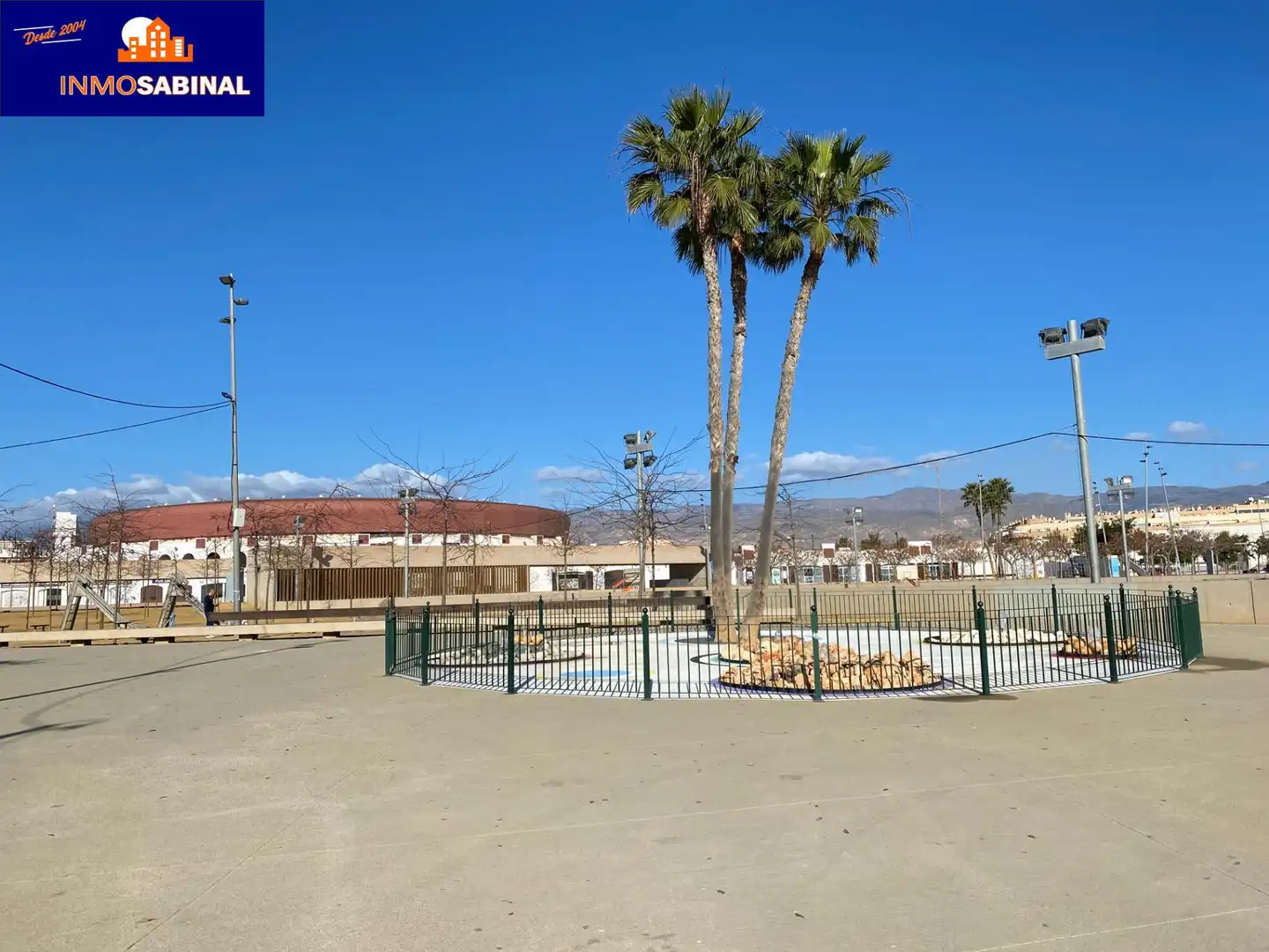 Parking de Dúplex en venta en Roquetas de Mar con Terraza