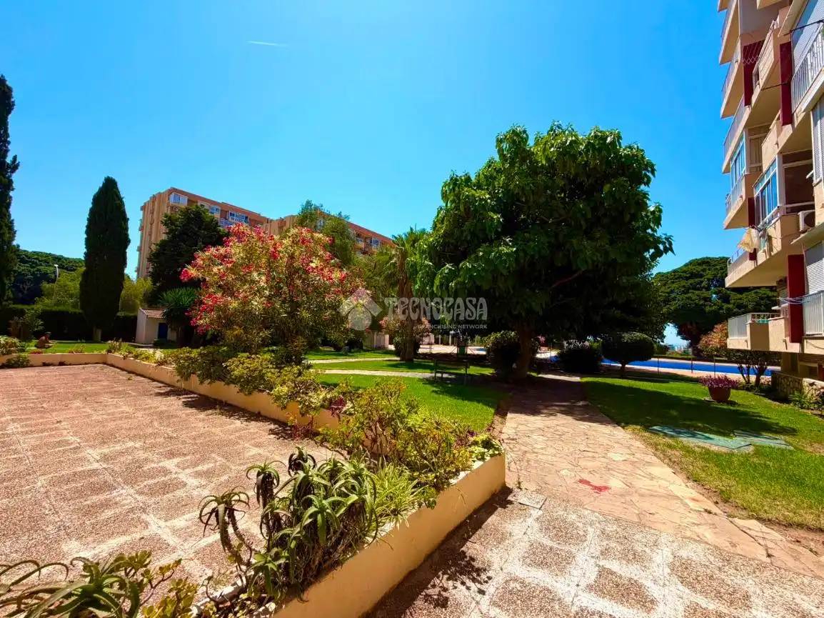 Vista exterior de Piso en venta en Benalmádena
