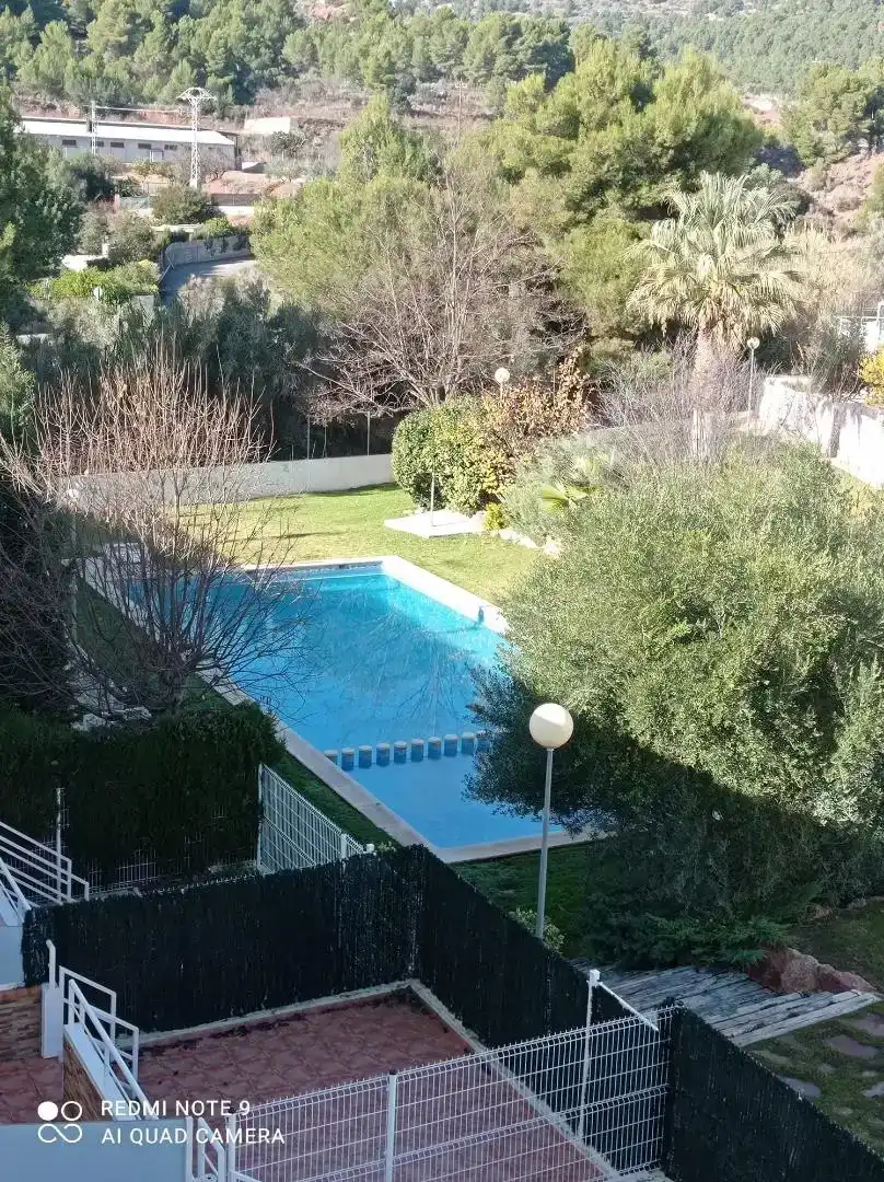 Piscina de Casa adosada en venda en Náquera amb Aire condicionat, Piscina i Balcó