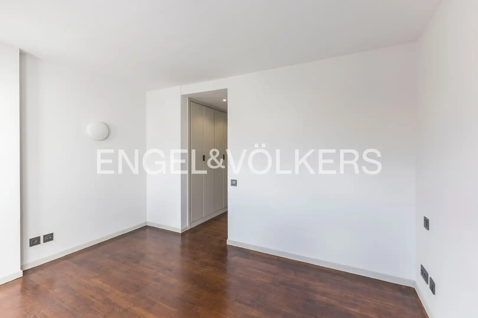 Dormitori de Àtic de lloguer en Madrid amb Aire condicionat, Calefacció i Parquet