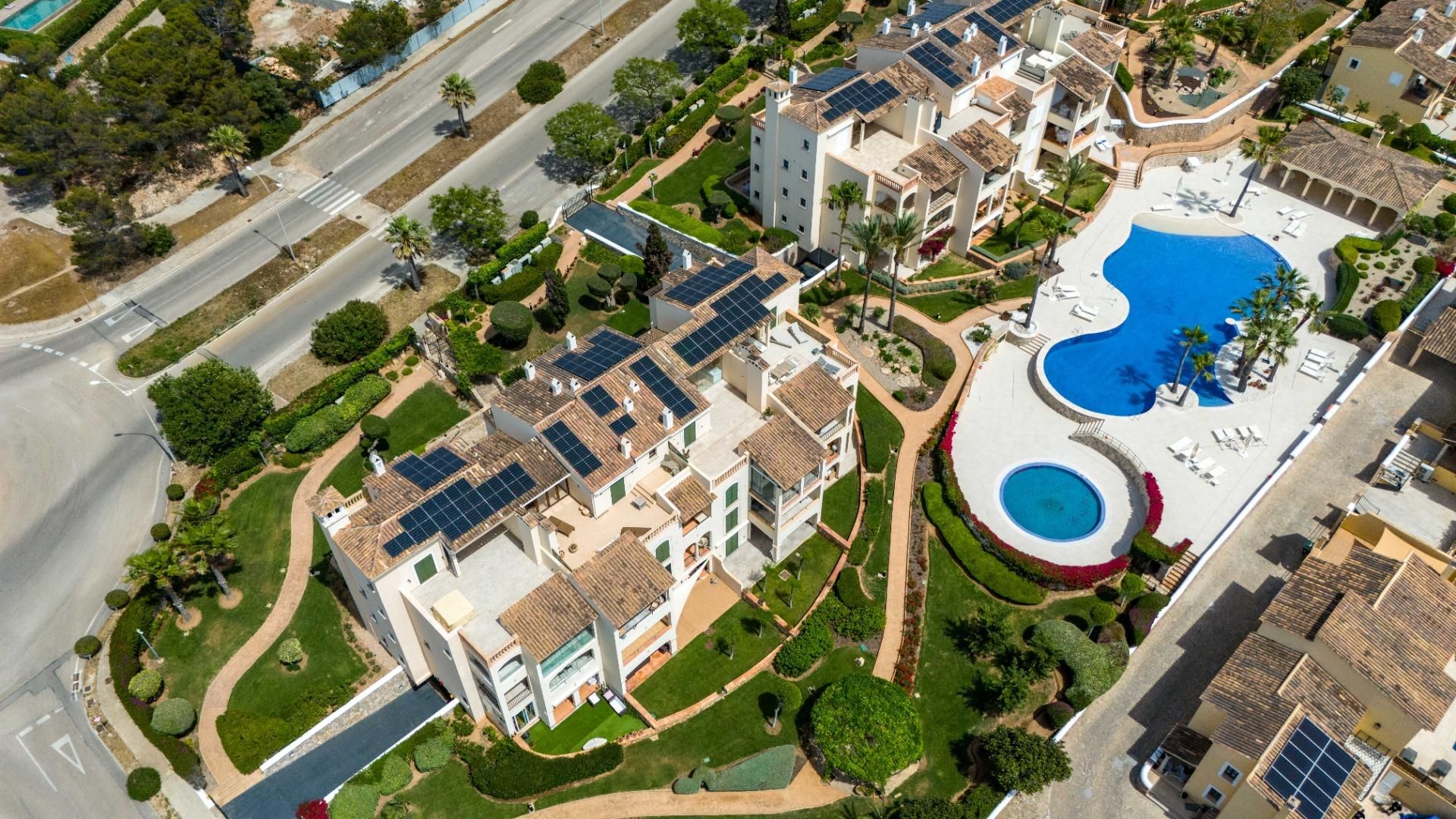 Vista exterior de Planta baixa en venda en Calvià amb Aire condicionat, Calefacció i Jardí privat