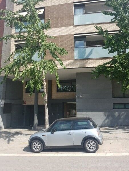Vista exterior de Garatge en venda en Sant Boi de Llobregat