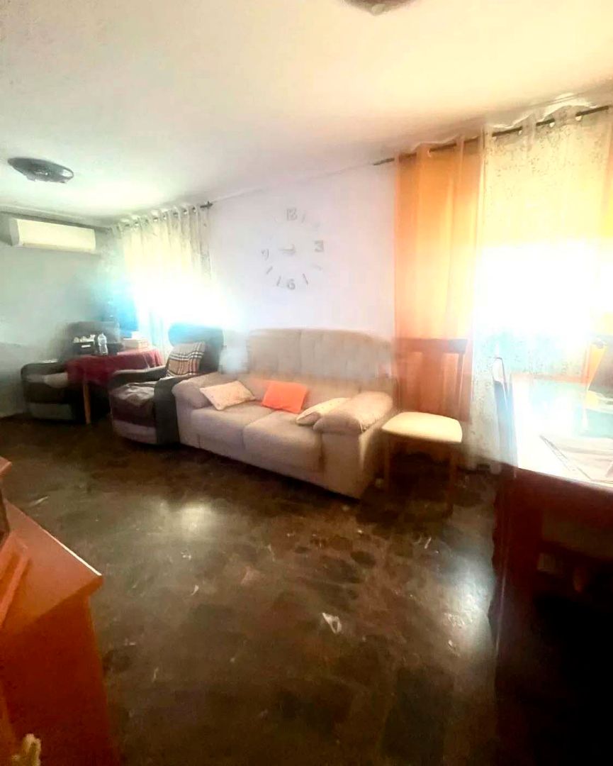 Sala d'estar de Planta baixa en venda en  Albacete Capital amb Aire condicionat, Calefacció i Moblat