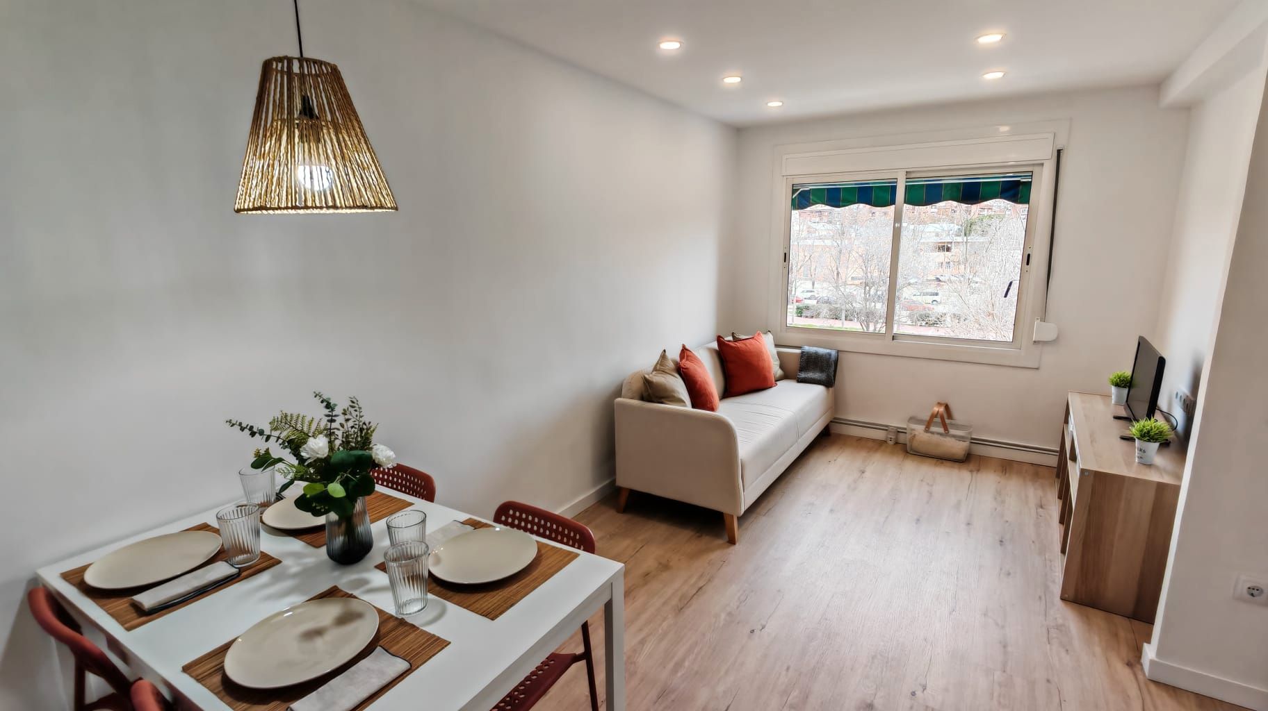 Sala d'estar de Pis en venda en Sabadell amb Calefacció, Parquet i Moblat