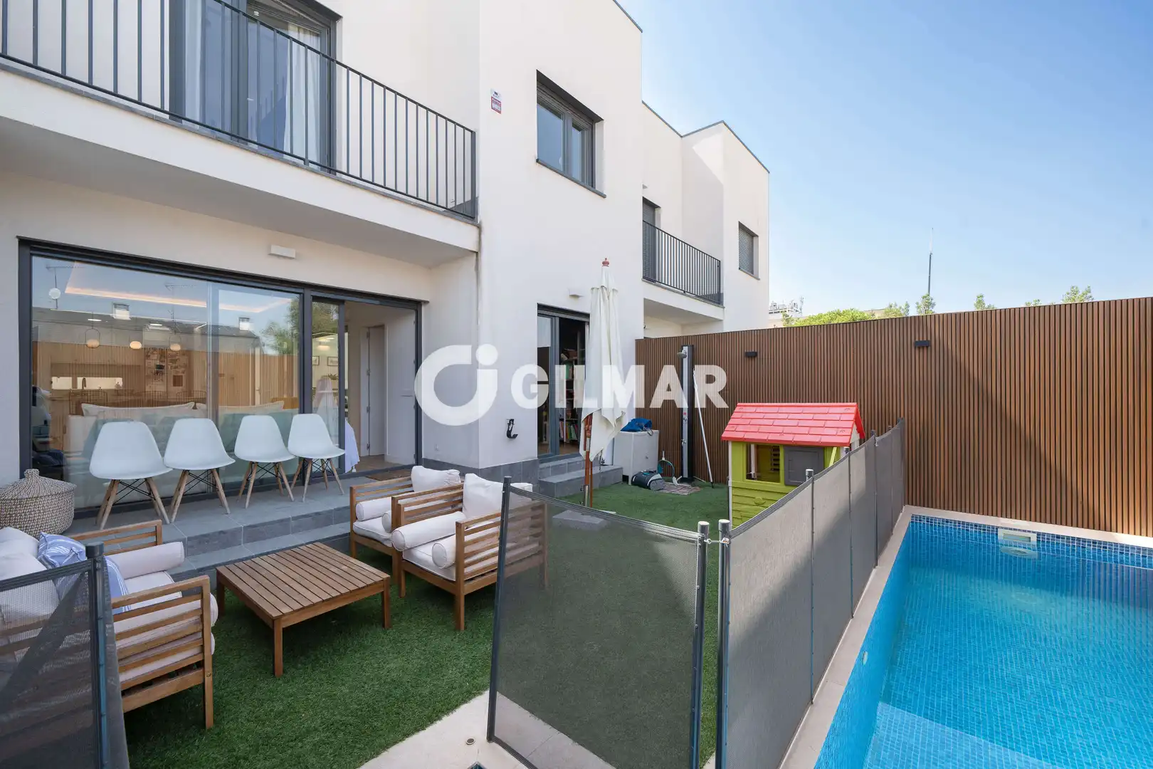 Piscina de Casa adosada en venta en Madrid con Calefacción, Jardín privado y Piscina