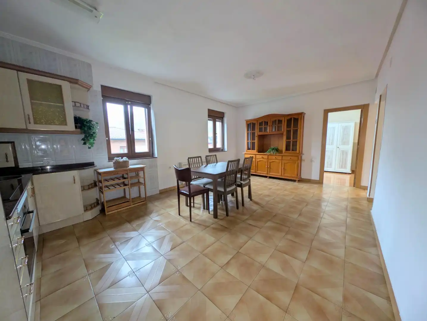 Comedor de Piso en venta en San Martín del Rey Aurelio con Calefacción, Trastero y Balcón