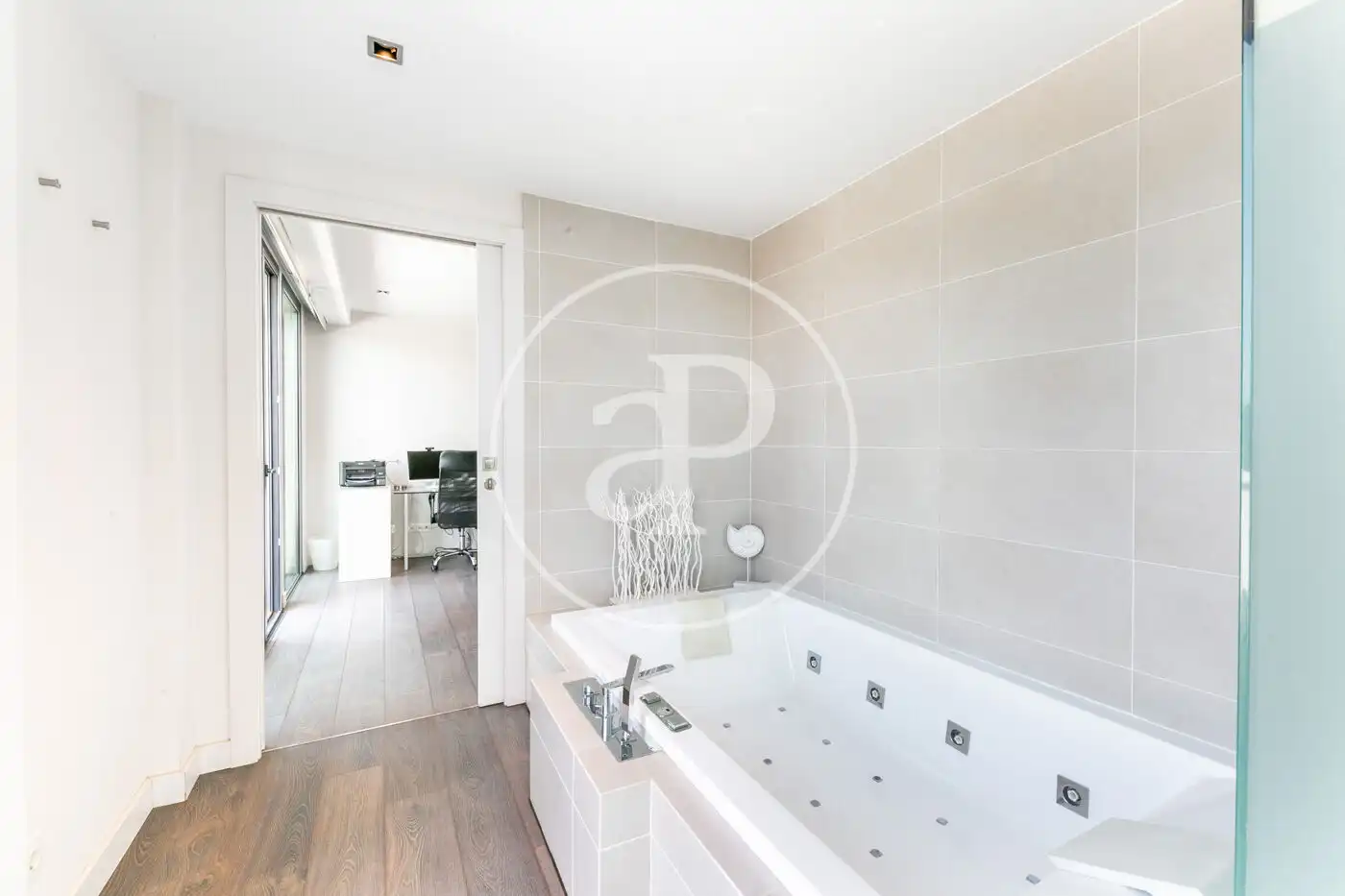 Bathroom of Houses for rent in Barcelona  with Air Conditioner, Heating and Private garden