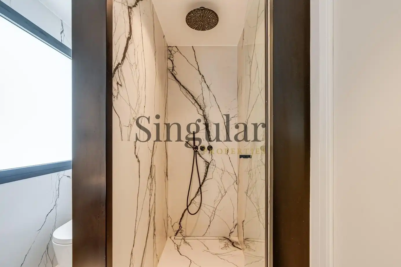 Baño de Piso de alquiler en Barcelona con Calefacción, Jardín privado y Terraza