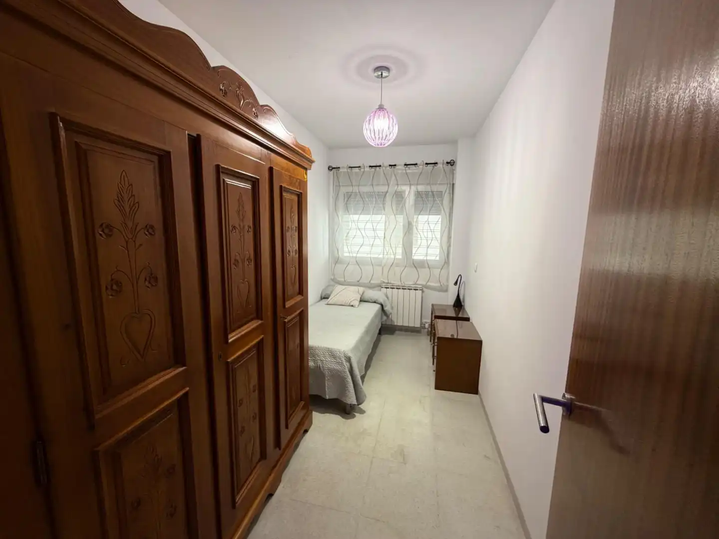 Habitación de Piso de alquiler en Granada con Amueblado