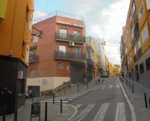 Vista exterior de Casa o xalet en venda en Santa Coloma de Gramenet amb Aire condicionat i Terrassa