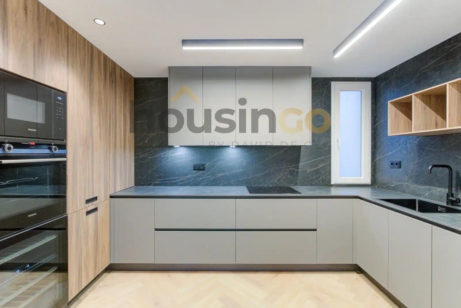 Kitchen of Flat for sale in Madrid  with Air Conditioner, Heating and Oven