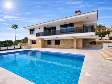 Maison avec piscine à vendre à Montebello - Nou Espai