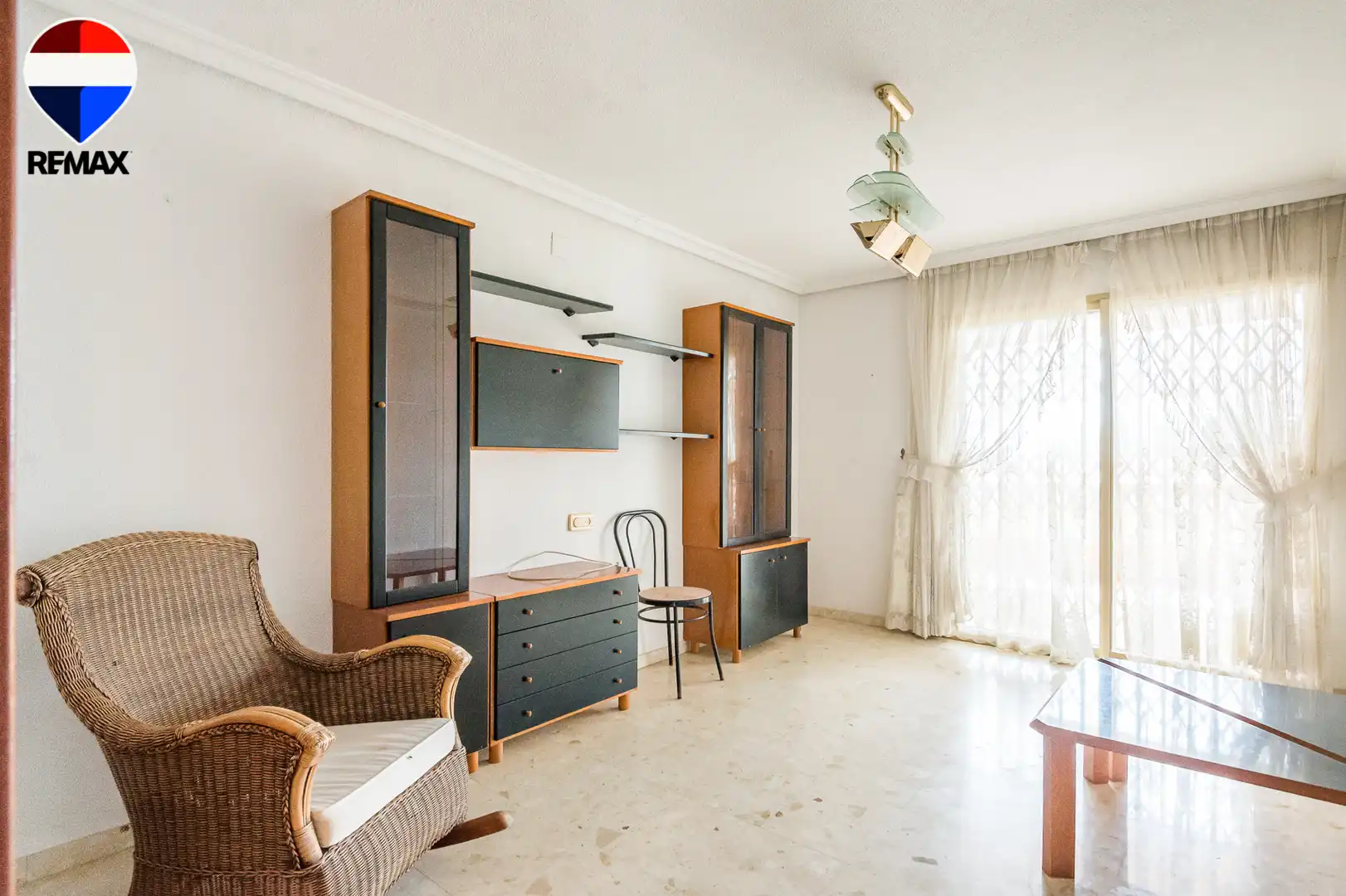 Sala d'estar de Casa o xalet en venda en Sant Joan d'Alacant amb Aire condicionat, Jardí privat i Terrassa